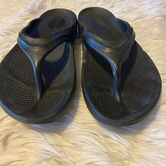 OOFOS Women's Black Recovery Flip Flop Sandals Size 9 Casual Summer - Picture 3 of 8